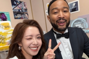 希然重返《歌手》后发文：全程都好紧张 谢谢传奇哥和他的团队