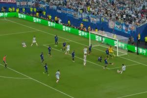 阿根廷加时2-1领先！利桑德罗爆射破门，本场传射建功！