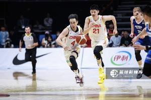 媒体人：集训期间赵继伟两次崴脚 大秋三宁李弘权高诗岩也都带伤