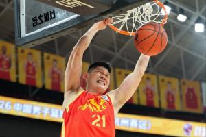 媒体人：上海&山西都有意在今夏引进胡金秋 已向广厦发起转会报价